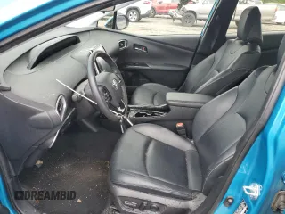 2020 Toyota Prius LE z VIN JTDKARFP0L3120902, wystawiony jako Copart lot #57867295 z przebiegiem 116 133 mil mil oraz Czysty tytuł • Clean title. Historia ofert i sprzedaży dostępna na DreamBid. Obrazek 7.