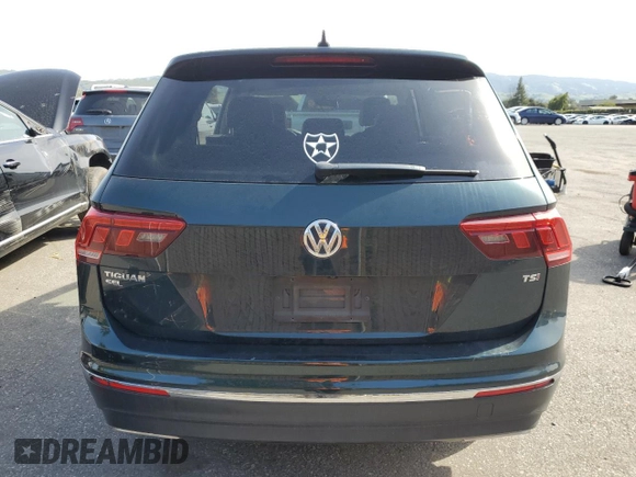 2018 Volkswagen Tiguan SEL with VIN 3VV3B7AX8JM051483, listed as a Copart auction lot 50076645 with 156,356 mi miles and Salvage Title. Bid and sale history available at DreamBid. Image 6.