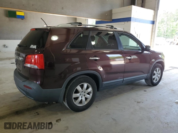 2012 Kia Sorento LX z VIN 5XYKT4A60CG238343, wystawiony jako Copart lot #57530375 z przebiegiem 268 748 mil mil oraz Czysty tytuł • Clean title. Historia ofert i sprzedaży dostępna na DreamBid. Obrazek 3.