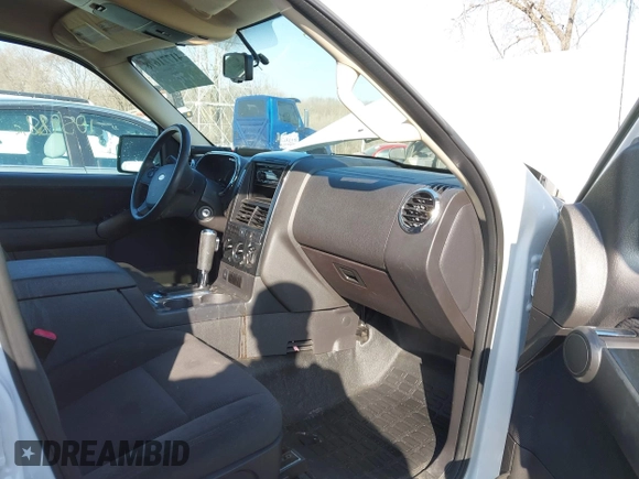 2010 Ford Explorer Sport Trac XLT z VIN 1FMEU3BE4AUA31407, wystawiony jako IAAI lot #41771678 z przebiegiem 105 988 mil mil oraz . Historia ofert i sprzedaży dostępna na DreamBid. Obrazek 5.