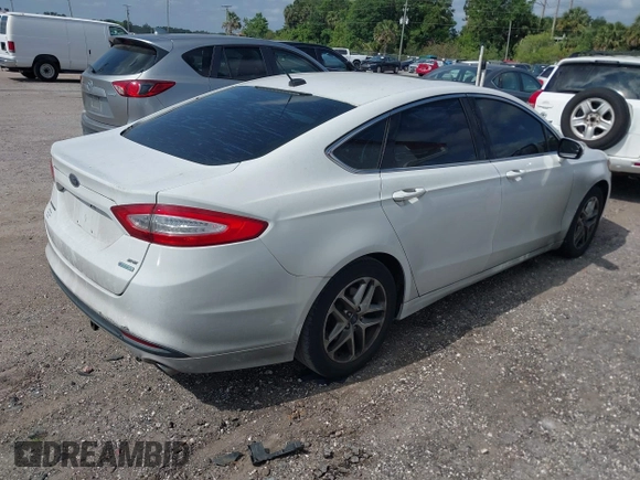2013 Ford Fusion SE with VIN 3FA6P0HR9DR185038, listed as a IAAI auction lot 42104424 with 174,354 mi miles. Bid and sale history available at carsss.com. Image 4.