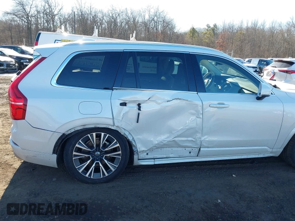 2022 Volvo XC90 Momentum with VIN YV4102PK2N1863761, listed as a IAAI auction lot 41430040 with 29,141 mi miles. Bid and sale history available at carsss.com. Image 18.
