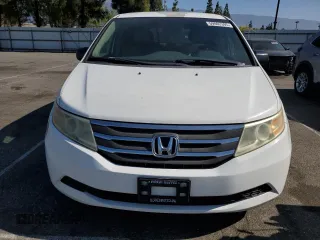 2011 Honda Odyssey LX z VIN 5FNRL5H2XBB054864, wystawiony jako Copart lot #59002395 z przebiegiem 146 987 mil mil oraz Czysty tytuł • Clean title. Historia ofert i sprzedaży dostępna na DreamBid. Obrazek 5.