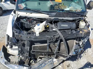 2016 GMC Savana Cargo z VIN 1GTW7AFF9G1902240, wystawiony jako Copart lot #48993415 z przebiegiem Nie podano mil oraz Szkoda całkowita • Salvage title. Historia ofert i sprzedaży dostępna na DreamBid. Obrazek 12.