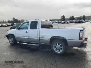 2000 GMC New Sierra 1500 SLE with VIN 2GTEC19T1Y1402268, listed as a Copart auction lot 51245315 with 127,372 mi miles and Salvage Title. Bid and sale history available at carsss.com. Image 2.