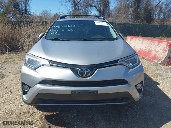 2017 Toyota RAV4 Limited with VIN 2T3DFREV8HW681735, listed as a IAAI auction lot 41864003 with 77,527 mi miles. Bid and sale history available at carsss.com. Image 12.