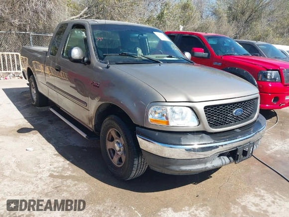 2002 Ford F-150 XL with VIN 1FTRX17242NA02789, listed as a IAAI auction lot 41832186 with 262,253 mi miles. Bid and sale history available at carsss.com. Image 1.