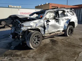 2012 Toyota 4Runner SR5 z VIN JTEBU5JR8C5087639, wystawiony jako Copart lot #82590794 z przebiegiem 207 602 mil mil oraz Nie do naprawy • Non repairable. Historia ofert i sprzedaży dostępna na DreamBid. Obrazek 1.