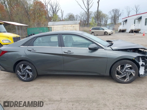2024 Hyundai Elantra Limited с VIN KMHLP4DG8RU804328, выставлен на аукционе IAAI как лот 42009743 с пробегом 4 633 миль миль и . История ставок и продаж доступна на DreamBid. Изображение 13.