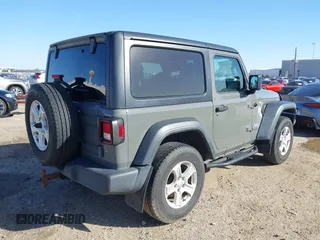 2020 Jeep Wrangler Willys с VIN 1C4GJXAG4LW164787, выставлен на аукционе IAAI как лот 41719754 с пробегом 63 802 миль миль и . История ставок и продаж доступна на DreamBid. Изображение 4.