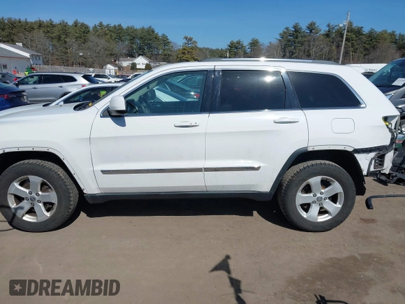 2013 Jeep Grand Cherokee Laredo with VIN 1C4RJFAG5DC615103, listed as a IAAI auction lot 41797862 with 117,450 mi miles. Bid and sale history available at carsss.com. Image 14.