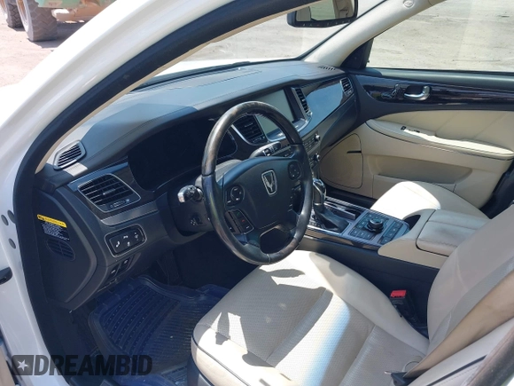 2016 Hyundai Equus Signature with VIN KMHGH4JH7GU102560, listed as a IAAI auction lot 42405555 with 95,702 mi miles and . Bid and sale history available at DreamBid. Image 5.