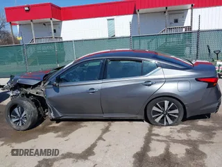 2019 Nissan Altima 2.5 SV with VIN 1N4BL4DV7KC140549, listed as a IAAI auction lot 41779383 with 104,152 mi miles. Bid and sale history available at carsss.com. Image 14.