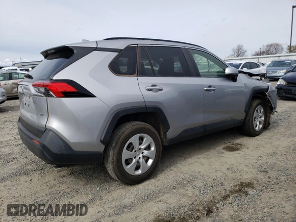 2021 Toyota RAV4 LE with VIN JTMK1RFVXMD075722, listed as a Copart auction lot 47822075 with 20,977 mi miles and Salvage Title. Bid and sale history available at carsss.com. Image 3.