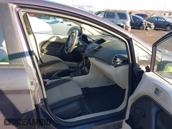 2013 Ford Fiesta S z VIN 3FADP4TJ5DM164278, wystawiony jako IAAI lot #41588415 z przebiegiem 13 403 mil mil oraz . Historia ofert i sprzedaży dostępna na DreamBid. Obrazek 5.