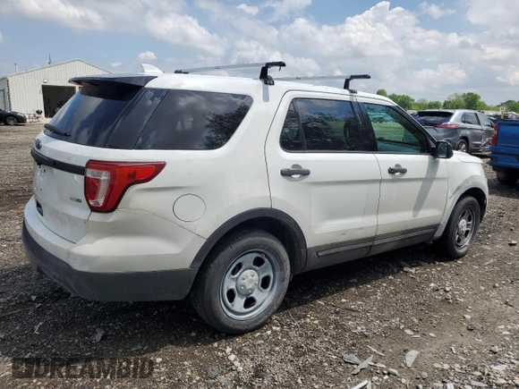 2016 Ford Police Interceptor Utility z VIN 1FM5K8AR4GGA08224, wystawiony jako Copart lot #56862745 z przebiegiem 122 780 mil mil oraz Tytuł czysty. Historia ofert i sprzedaży dostępna na DreamBid. Obrazek 3.