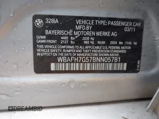 2011 BMW 3 Series 328i with VIN WBAPH7G57BNN05781, listed as a IAAI auction lot 41550247 with 171,356 mi miles. Bid and sale history available at carsss.com. Image 9.