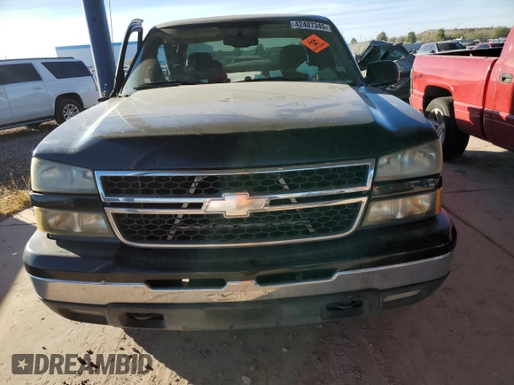 2006 Chevrolet Silverado 1500 LT1 with VIN 1GCEC19T06Z157337, listed as a Copart auction lot 42407345 with 112,409 mi miles and Salvage Title. Bid and sale history available at DreamBid. Image 5.