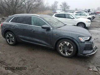 2021 Audi e-tron Prestige with VIN WA1VAAGE8MB004876, listed as a Copart auction lot 39530204 with 29,405 mi miles and . Bid and sale history available at DreamBid. Image 4.