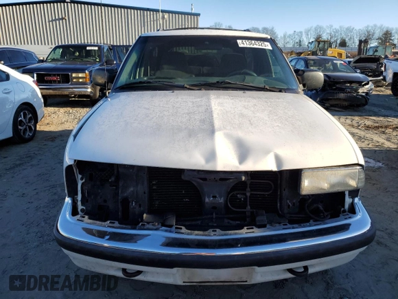 2000 Chevrolet Blazer LS with VIN 1GNCT18W8YK285881, listed as a Copart auction lot 41364325 with 277,029 mi miles and Salvage title. Bid and sale history available at DreamBid. Image 5.