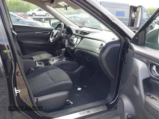 2017 Nissan Rogue SL z VIN 5N1AT2MV0HC816967, wystawiony jako IAAI lot #42190251 z przebiegiem 198 041 mil mil oraz . Historia ofert i sprzedaży dostępna na DreamBid. Obrazek 5.