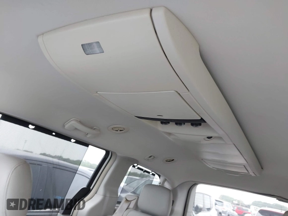 2010 Chrysler Town & Country Touring with VIN 2A4RR5D14AR133746, listed as a IAAI auction lot 42116450 with 221,775 mi miles. Bid and sale history available at carsss.com. Image 13.