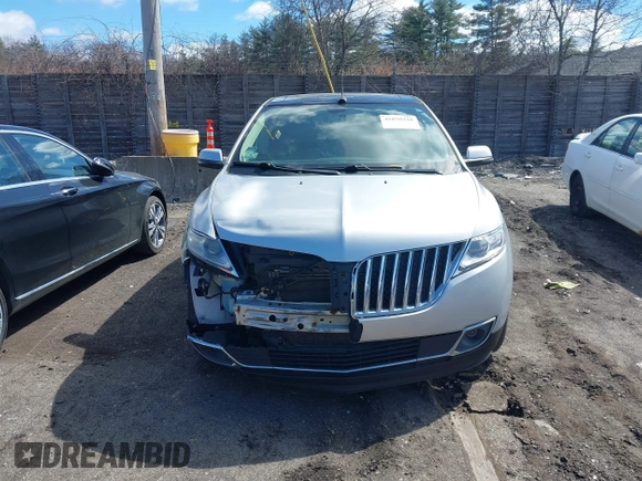 2014 Lincoln MKX with VIN 2LMDJ8JK4EBL10705, listed as a IAAI auction lot 41870228 with 166,527 mi miles and . Bid and sale history available at DreamBid. Image 12.