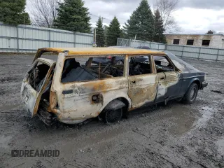 1993 Volvo 240 с VIN YV1AW8807P1959139, выставлен на аукционе Copart как лот 52088745 с пробегом Не указан миль и Списание • Salvage title. История ставок и продаж доступна на DreamBid. Изображение 3.