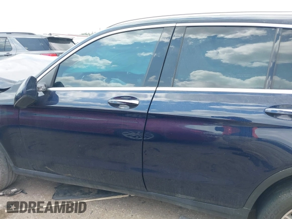 2022 Mercedes-Benz GLC 300 with VIN W1N0G8DBXNG074877, listed as a IAAI auction lot 42166865 with 56,503 mi miles and . Bid and sale history available at DreamBid. Image 15.