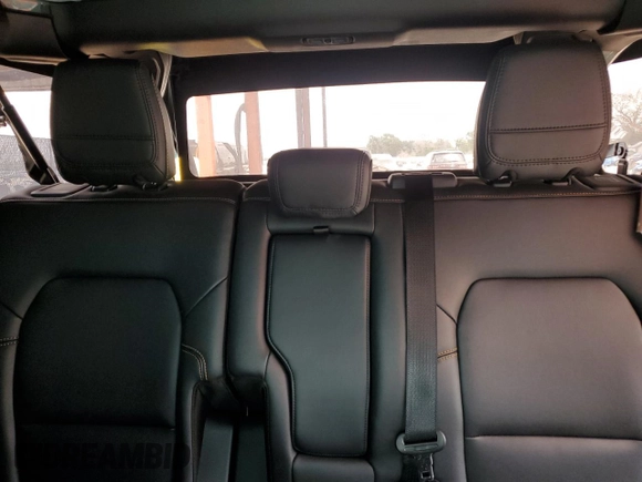 2024 Ford Bronco Badlands z VIN 1FMEE9BP3RLA46984, wystawiony jako Copart lot #55505075 z przebiegiem 4089 mil mil oraz Szkody całkowita. Historia ofert i sprzedaży dostępna na DreamBid. Obrazek 10.