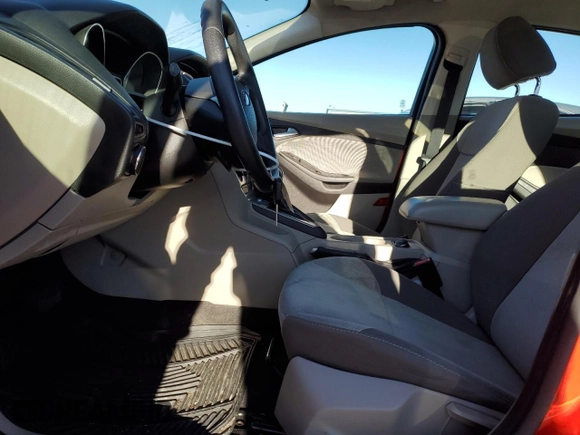 2014 Ford Focus SE with VIN 1FADP3F25EL425796, listed as a Copart auction lot 88913105 with 95,217 mi miles and Salvage Title. Bid and sale history available at carsss.com. Image 7.