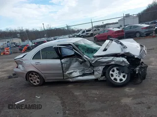 2005 Mercedes-Benz C 320 с VIN WDBRF64J85F605107, выставлен на аукционе IAAI как лот 41470284 с пробегом Не указан миль и . История ставок и продаж доступна на DreamBid. Изображение 13.