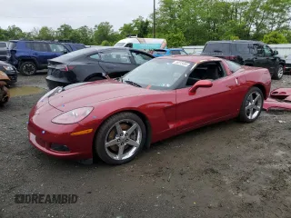 2008 Chevrolet Corvette z VIN 1G1YY26W585120032, wystawiony jako Copart lot #55013495 z przebiegiem 19 778 mil mil oraz Szkody całkowita. Historia ofert i sprzedaży dostępna na DreamBid. Obrazek 1.