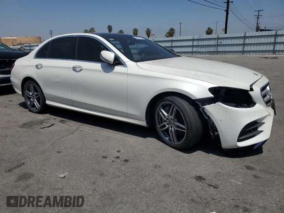 2019 Mercedes-Benz E 300 z VIN WDDZF4JB9KA576766, wystawiony jako Copart lot #60802705 z przebiegiem 61 374 mil mil oraz Czysty tytuł • Clean title. Historia ofert i sprzedaży dostępna na DreamBid. Obrazek 4.