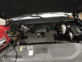 2019 Chevrolet Suburban LS с VIN 1GNSKGKC3KR237395, выставлен на аукционе Copart как лот 88337385 с пробегом 113 347 миль миль и Списание • Salvage title. История ставок и продаж доступна на DreamBid. Изображение 14.