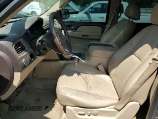 2007 GMC Yukon XL z VIN 1GKFK66847J150013, wystawiony jako Copart lot #56486435 z przebiegiem 225 570 mil mil oraz Szkoda całkowita • Salvage title. Historia ofert i sprzedaży dostępna na DreamBid. Obrazek 7.