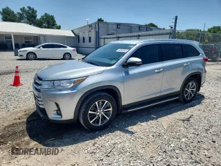 2019 Toyota Highlander SE with VIN 5TDKZRFH4KS561382, listed as a Copart auction lot 58620555 with 93,012 mi miles and Salvage title. Bid and sale history available at DreamBid. Image 1.