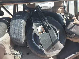 1993 Land Rover Range Rover with VIN SALHV1246PA627499, listed as a IAAI auction lot 42000297 with 155,126 mi miles and . Bid and sale history available at DreamBid. Image 12.