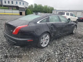 2017 Jaguar XJ Portfolio z VIN SAJWJ2GD3H8W10775, wystawiony jako Copart lot #59276325 z przebiegiem 90 345 mil mil oraz Szkoda całkowita • Salvage title. Historia ofert i sprzedaży dostępna na DreamBid. Obrazek 3.