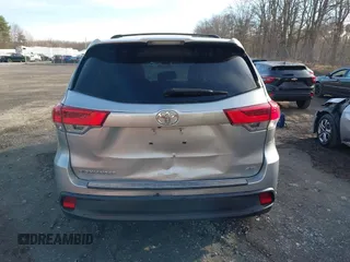2018 Toyota Highlander LE with VIN 5TDBZRFH7JS839416, listed as a IAAI auction lot 41903167 with 97,420 mi miles and . Bid and sale history available at DreamBid. Image 16.