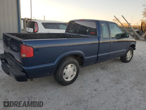 2003 GMC Sonoma with VIN 1GTCS19H638255246, listed as a Copart auction lot 81984774 with Not Provided miles and Salvage Title. Bid and sale history available at DreamBid. Image 3.