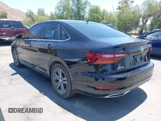 2019 Volkswagen Jetta S z VIN 3VWC57BU1KM116991, wystawiony jako IAAI lot #42377777 z przebiegiem 70 910 mil mil oraz . Historia ofert i sprzedaży dostępna na DreamBid. Obrazek 3.