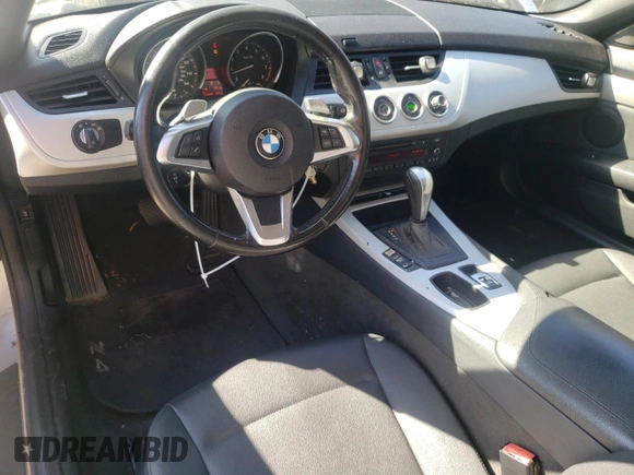 2009 BMW Z4 sDrive30i with VIN WBALM53579E161111, listed as a Copart auction lot 45684395 with 113,280 mi miles and Clean Title. Bid and sale history available at carsss.com. Image 8.