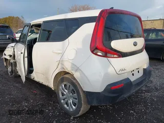 2020 Kia Soul LX with VIN KNDJ23AU5L7703963, listed as a IAAI auction lot 41211735 with 56,568 mi miles. Bid and sale history available at carsss.com. Image 3.