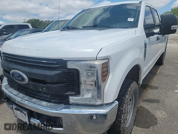 2019 Ford F-250 XL z VIN 1FT7W2B60KED86550, wystawiony jako IAAI lot #42501135 z przebiegiem 188 501 mil mil oraz . Historia ofert i sprzedaży dostępna na DreamBid. Obrazek 40.