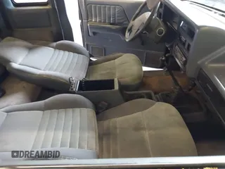 1993 Dodge Dakota z VIN 1B7GG23XXPS146273, wystawiony jako IAAI lot #42115602 z przebiegiem 222 740 mil mil oraz . Historia ofert i sprzedaży dostępna na DreamBid. Obrazek 5.