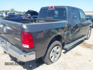 2018 Ram 1500 Big Horn z VIN 3C6RR7LT8JG140135, wystawiony jako IAAI lot #41984362 z przebiegiem 161 584 mil mil oraz . Historia ofert i sprzedaży dostępna na DreamBid. Obrazek 4.