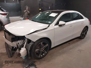 2019 Mercedes-Benz A 220 z VIN WDD3G4FB7KW022043, wystawiony jako IAAI lot #42018688 z przebiegiem 55 403 mil mil oraz . Historia ofert i sprzedaży dostępna na DreamBid. Obrazek 18.