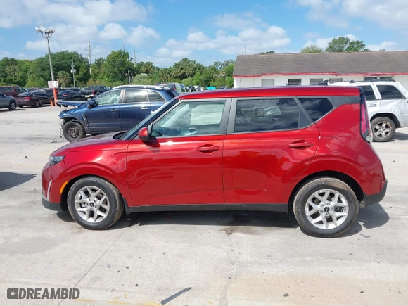 2025 Kia Soul LX with VIN KNDJ23AU0S7257011, listed as a IAAI auction lot 41952117 with 877 mi miles. Bid and sale history available at carsss.com. Image 14.