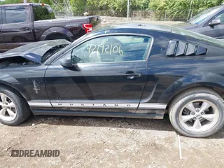 2007 Ford Mustang Deluxe with VIN 1ZVFT80N075221362, listed as a IAAI auction lot 42192106 with 110,988 mi miles and . Bid and sale history available at DreamBid. Image 14.